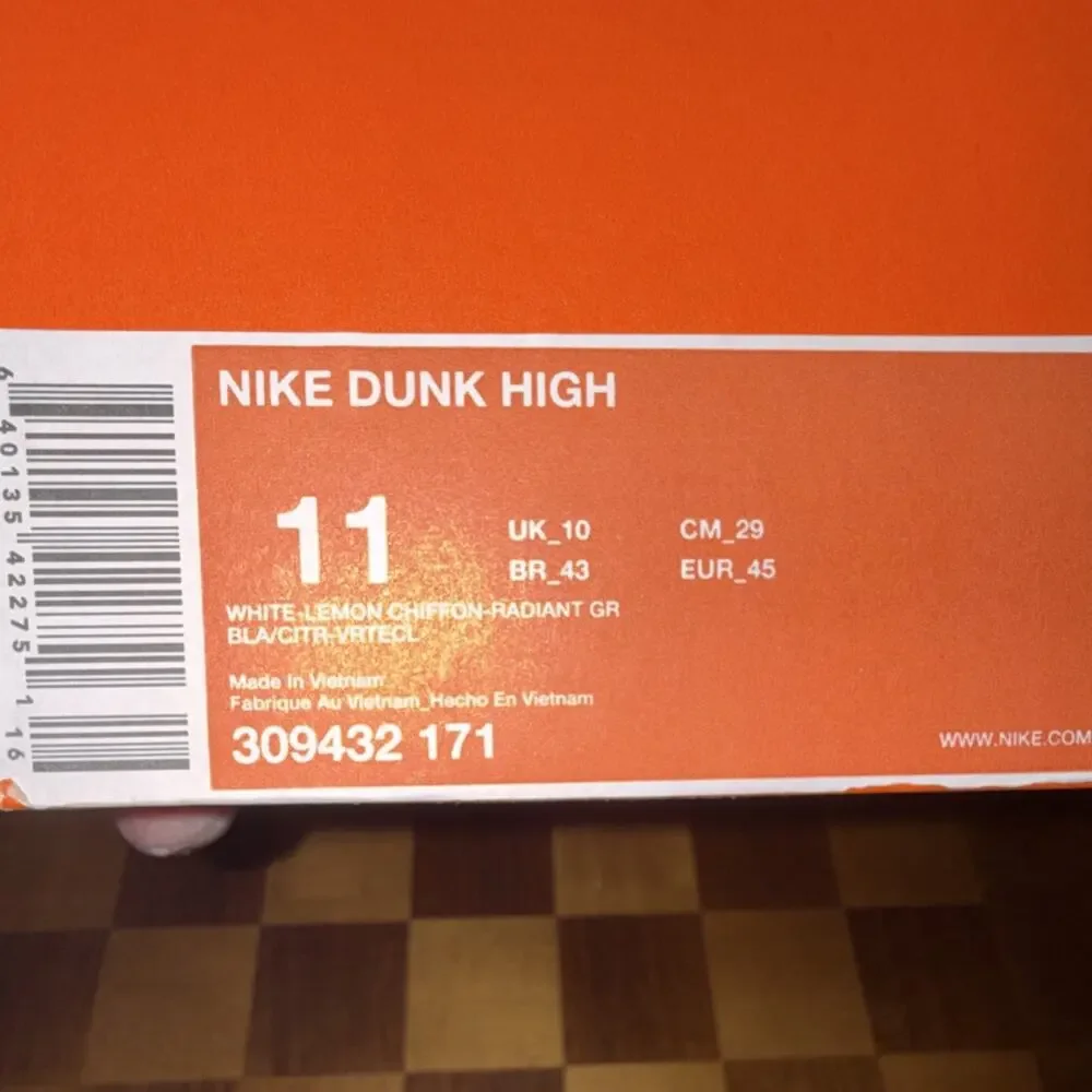 Size 11 - Nike Dunk High OG 2007 DS Lemon Chiffon Radiant Green 309432-171